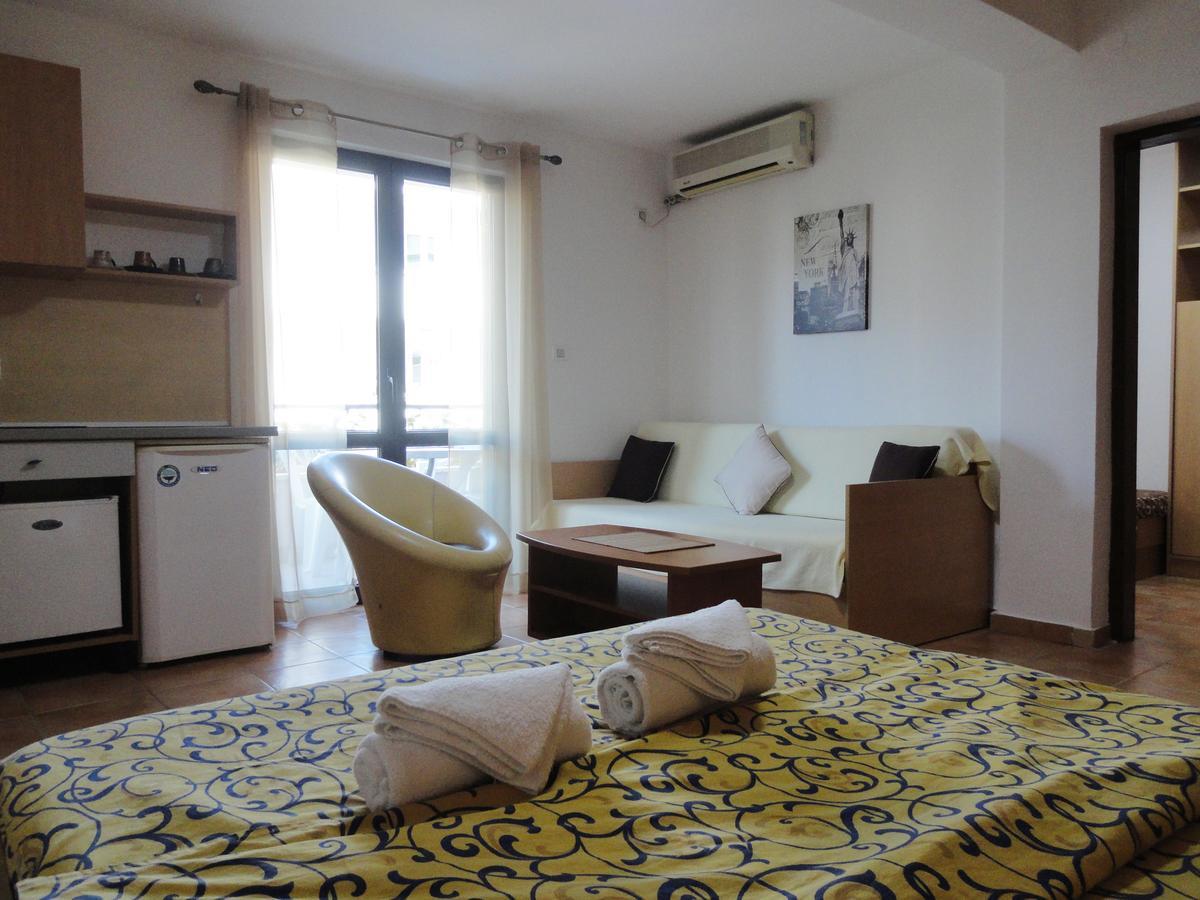 Apartments Mare Budva Rom bilde