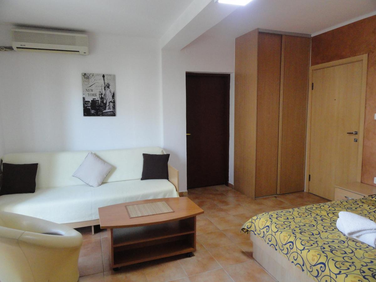 Apartments Mare Budva Rom bilde