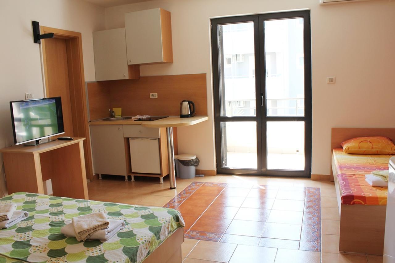Apartments Mare Budva Rom bilde