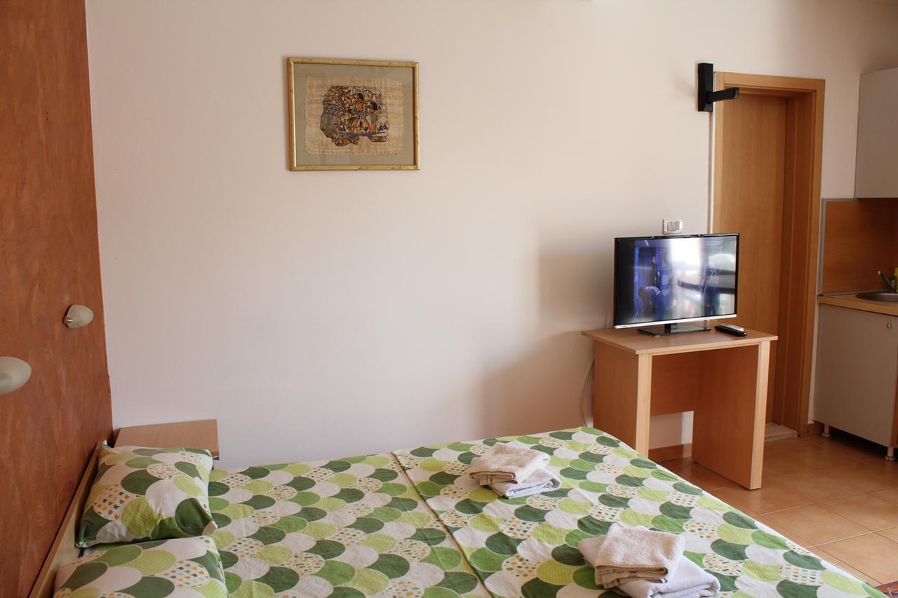 Apartments Mare Budva Rom bilde