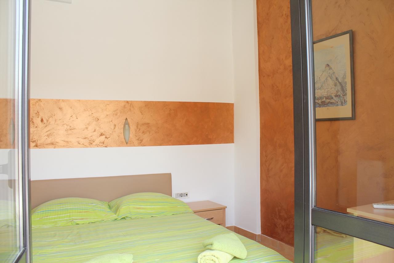 Apartments Mare Budva Rom bilde